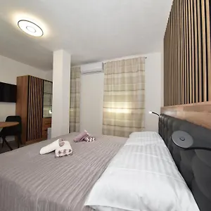 https://jeta-3-studioroom.hotelinzadar.com