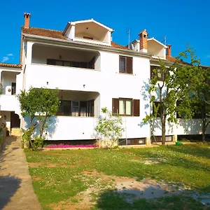 https://nada-apartments.in-istria.net